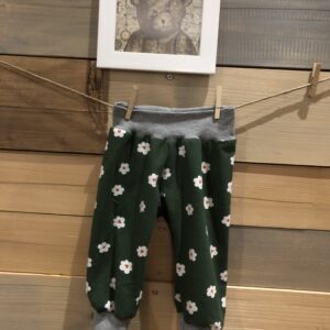 Pantalon cœur de fleur vert 6 mois
