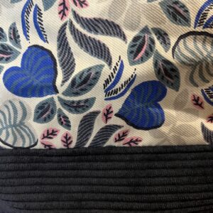 Trousse de toilette velours noir et cœurs bleus